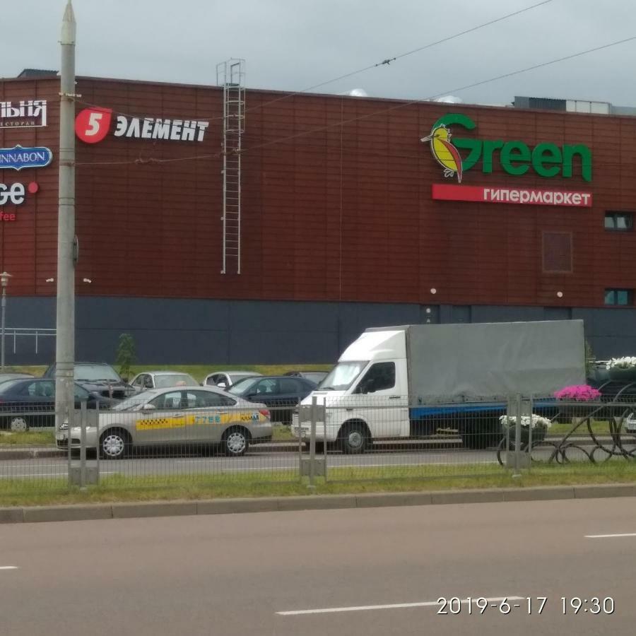 Комната Для Гостей Рядом С Станцией Метро Каменная Горка Minsk Exterior photo