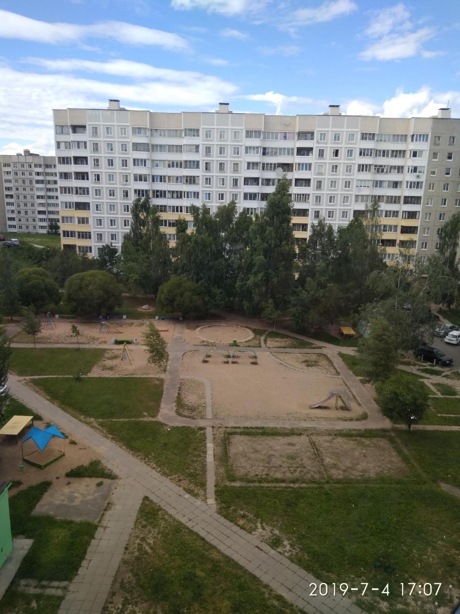 Комната Для Гостей Рядом С Станцией Метро Каменная Горка Minsk Exterior photo